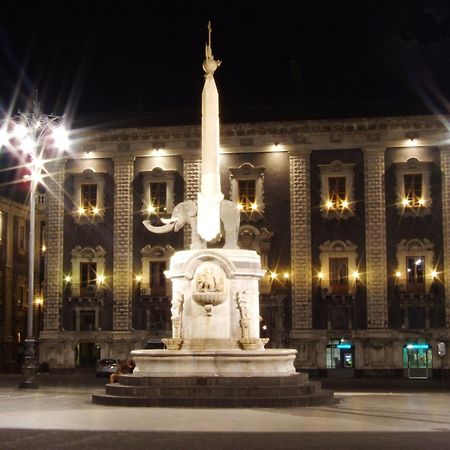 Sotto Il Fortino, Casa Vacanze Catania Luaran gambar